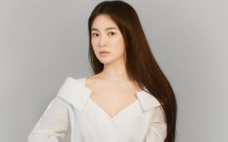 2 màn diện đồ hiệu gây tranh cãi nhất tuần: Triệu Vy lép vế trước Song Hye Kyo, nữ chính aespa làm nền cho "nữ phụ mờ nhạt"?