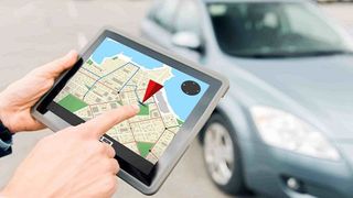 Thiết bị định vị GPS trên xe máy, ô tô là gì? Có những tính năng gì?